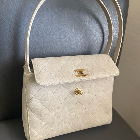 Chanel vintage quilted beige linen top handle kelly flap - Picture 2 of 11